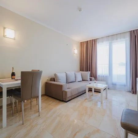 Апартаменты Seafront With Panoramic Terrace Золотые Пески