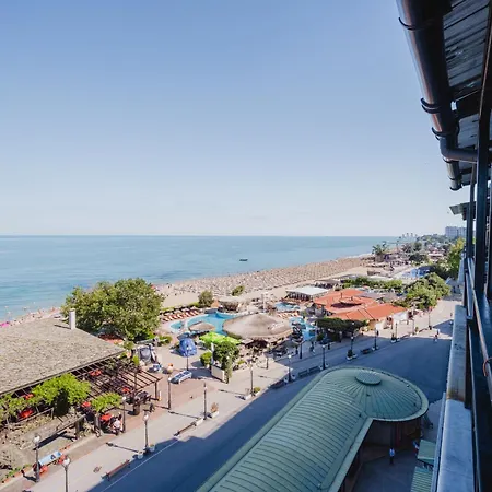 Апартаменти Seafront With Panoramic Terrace *
